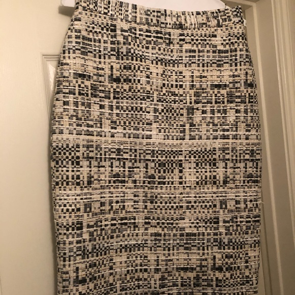 Badgley Mischka Dresses & Skirts - Winter pencil skirt